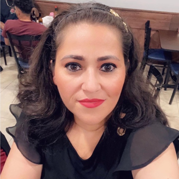 Karla Sabdoval - Poshmark Profile Picture of Karla Sabdoval (@karla685) on Poshmark