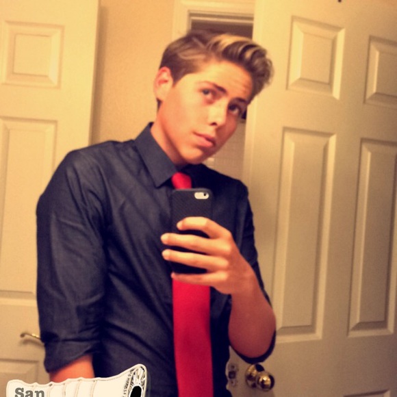 Profile Picture of Connor Ward (@connor_w) on Poshmark