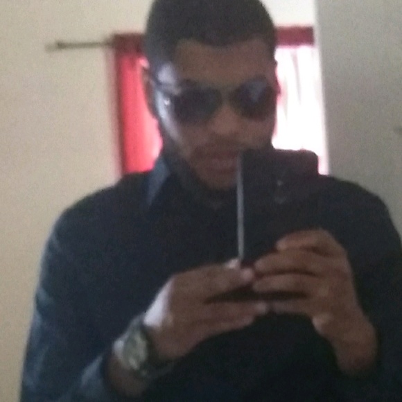 Profile Picture of Deandre Tillman (@dtillman1208) on Poshmark