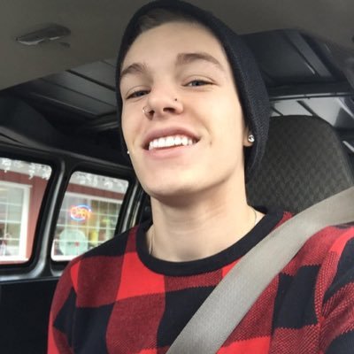 Britney Barber - Twitter Profile Picture of Britney Barber (@britbritneybrit) on Twitter