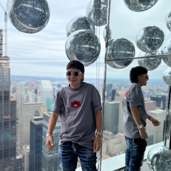 Profile Picture of Isaac Álvarez (@isaac15145) on Poshmark