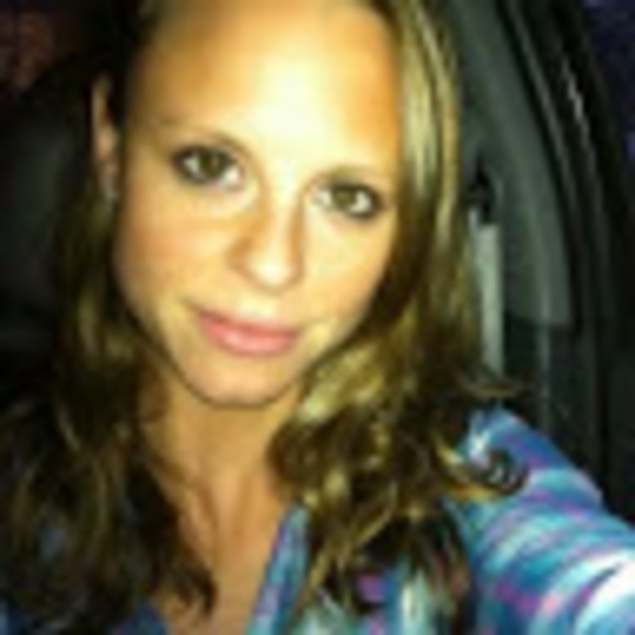 Profile Picture of Dawn Gregorie (@dawngregorie) on Poshmark