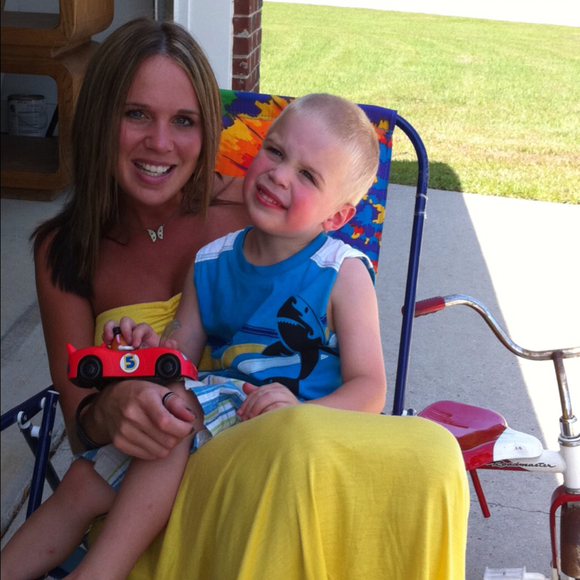 Profile Picture of Lori Worring (@rxlori1981) on Poshmark