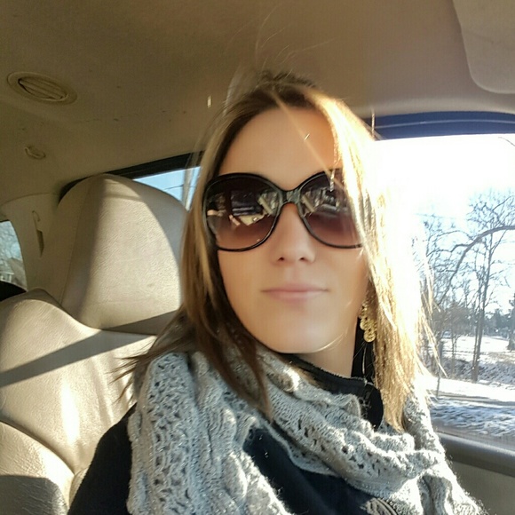 Profile Picture of Kelli Lester (@kjlester6) on Poshmark