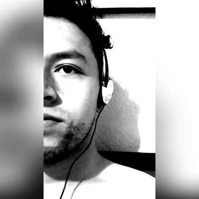 Profile Picture of Mike Jonnathan Males Burbano (@jemmabi14) on Twitter