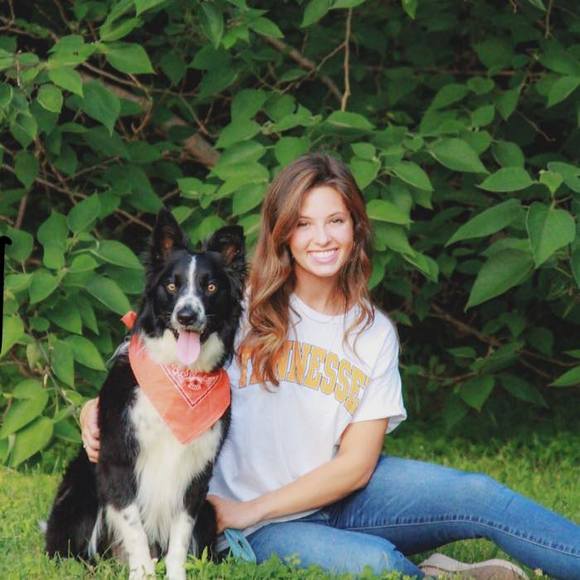 Profile Picture of Haley Rodgers (@haleyrodgers) on Poshmark