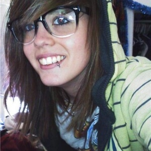 Profile Picture of Kina Greskowiak (@keeniekeenie) on Myspace