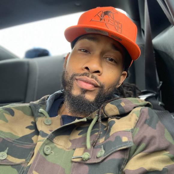 Profile Picture of Joel Gaines (@joelgaines) on Poshmark