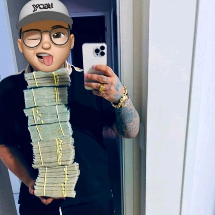 Profile Picture of JONI GLOOCK (@jonyglock) on Tiktok