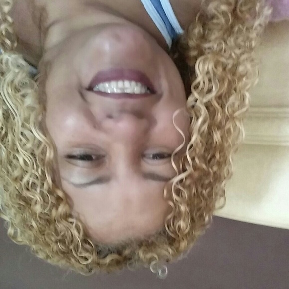 Profile Picture of Amanda Ramirez (@amandaa0514) on Poshmark