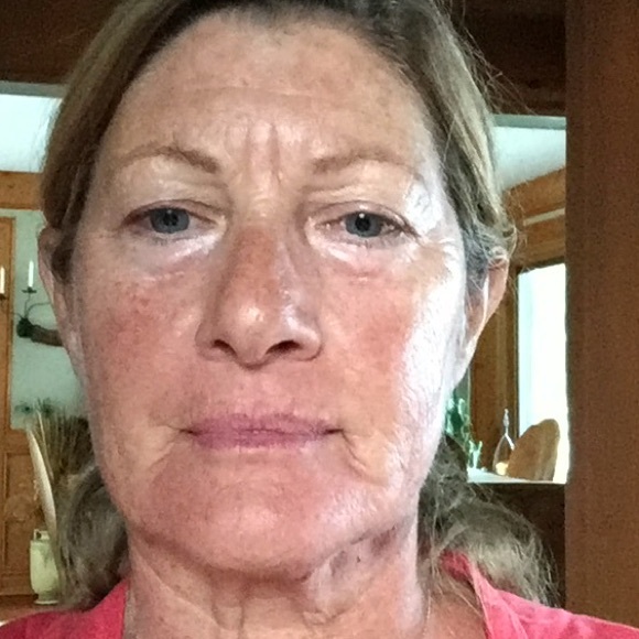 Profile Picture of Luanne Datema (@ldatema) on Poshmark