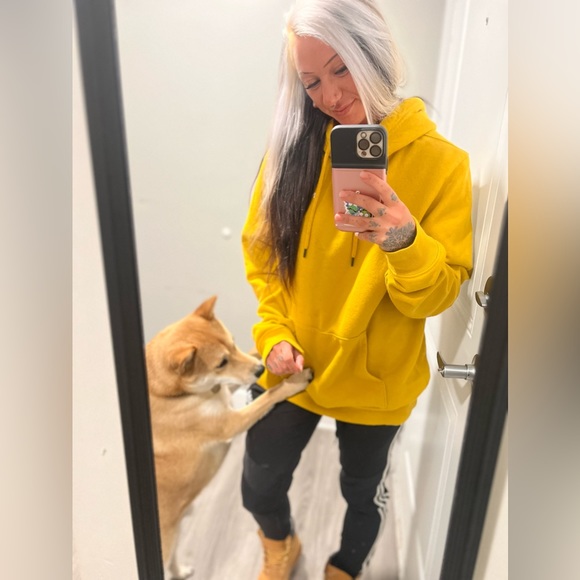 Profile Picture of Danelle Castricone (@danelle716) on Poshmark