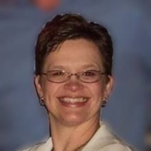 Profile Picture of Diana Udovich (@dianaudovich) on Poshmark