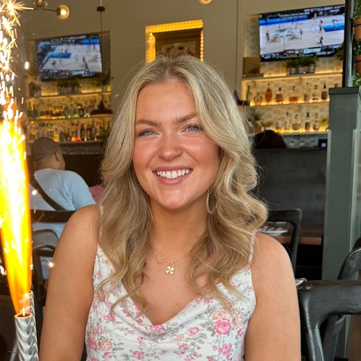 Profile Picture of Emhix (@emily_hixon) on Tiktok