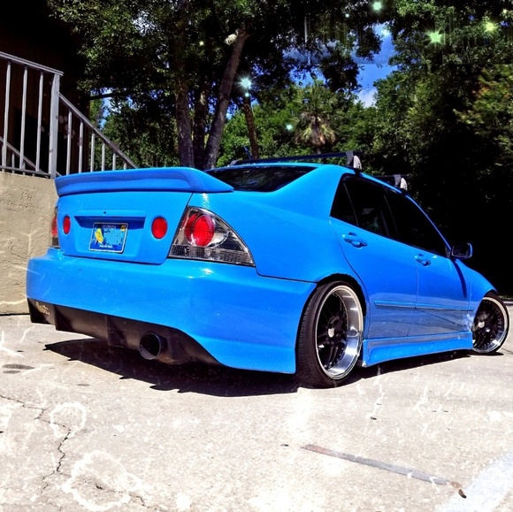 Profile Picture of Ray Nieves (@is300ray) on Poshmark