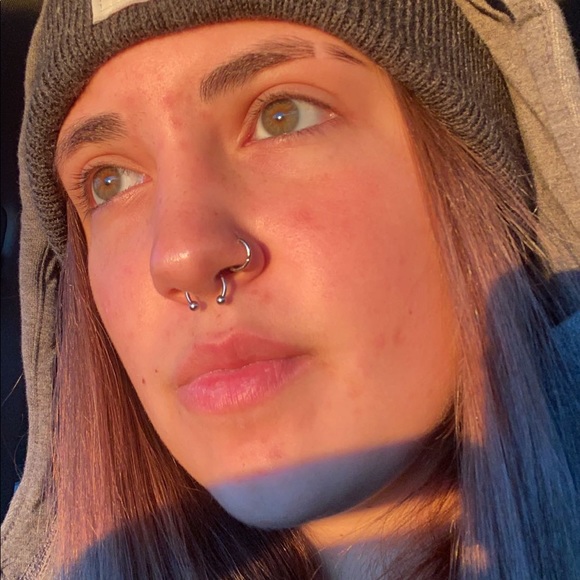 Profile Picture of Alex Nolan (@amn35659) on Poshmark
