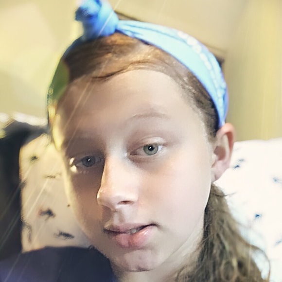 Profile Picture of Alina Bailey (@lina_iconic) on Poshmark