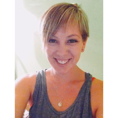 Profile Picture of Julie Thayer (@juleswithlove) on Twitter