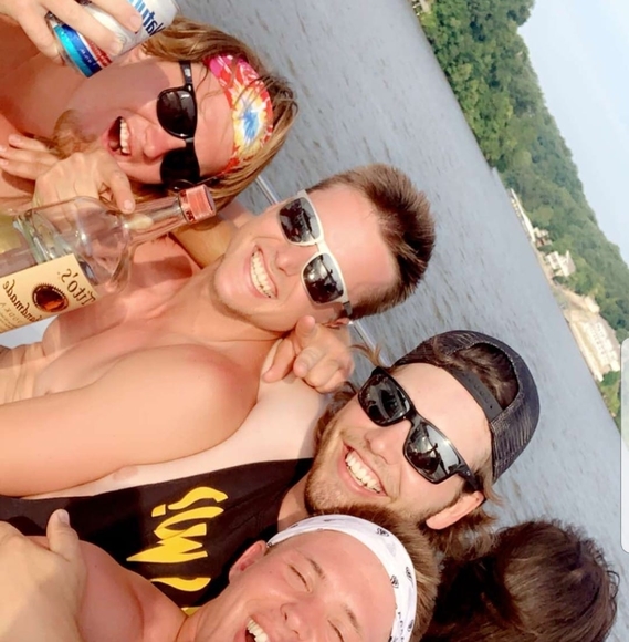 Profile Picture of Jordan Wallace (@jordanwallace44) on Poshmark