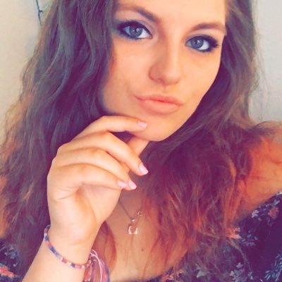 Profile Picture of Lauren (@lauren_buczko) on Twitter