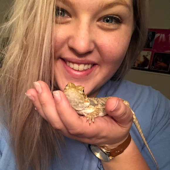 Peyton Wulff - Poshmark Profile Picture of Peyton Wulff (@wulffpeyton) on Poshmark