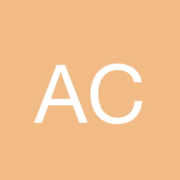 Profile Picture of Ava Cafarelli (@avacafarelli) on Poshmark