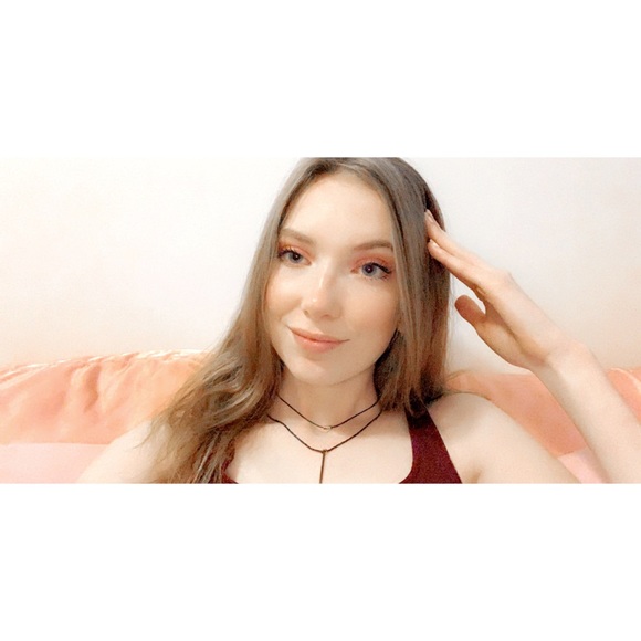 Profile Picture of Victoria Poelcher (@vpoelcher) on Poshmark