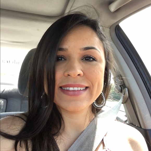 Profile Picture of Lorena Melo (@lorena4jesus) on Poshmark