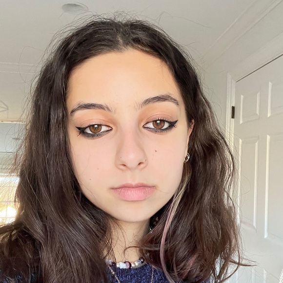 Profile Picture of Sophie Spheeris (@sophiesph) on Poshmark