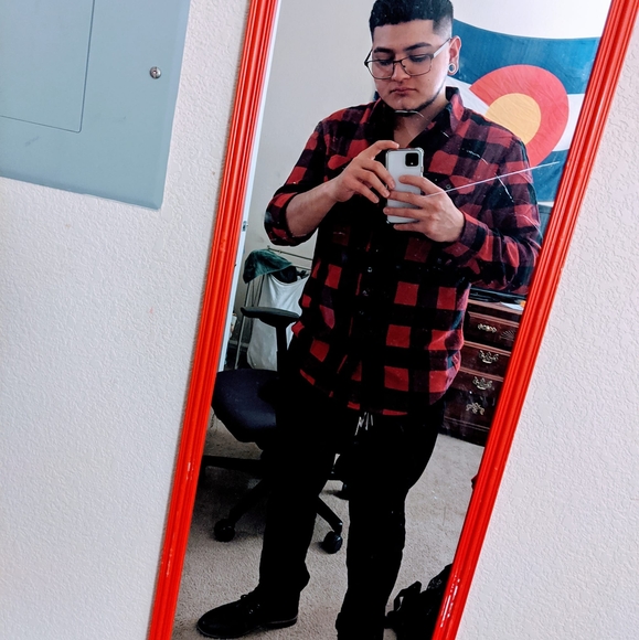 Profile Picture of Ramon Jamon (@ramonm036) on Poshmark