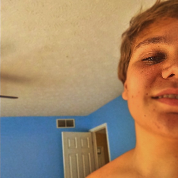 Profile Picture of Corey Elfers (@coreyelfers) on Poshmark