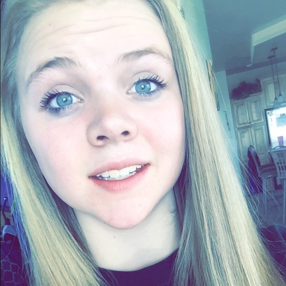 Profile Picture of Shantell Gladson (@shannyg00) on Poshmark