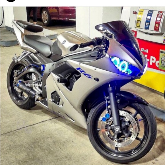 Profile Picture of Erick Carranza (@pollo5796) on Poshmark