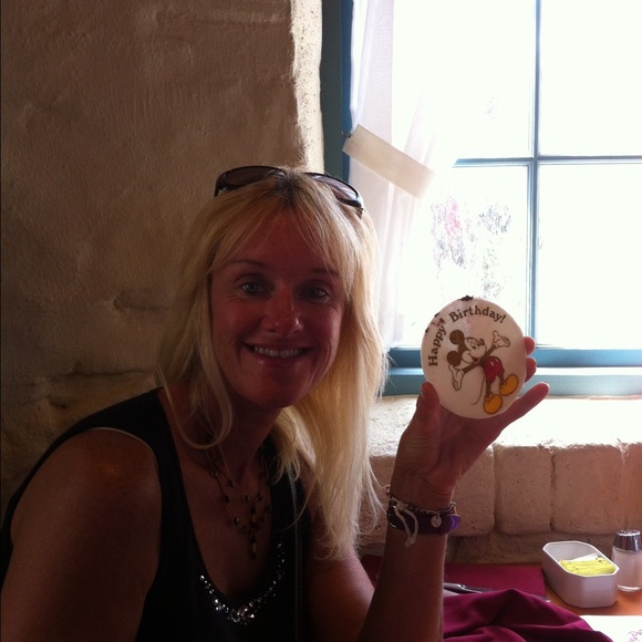 Profile Picture of Roxanne Wall (@pocky1) on Poshmark