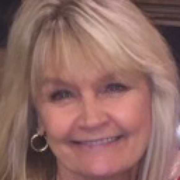 Profile Picture of Mary Bachmeier (@1mkb) on Poshmark
