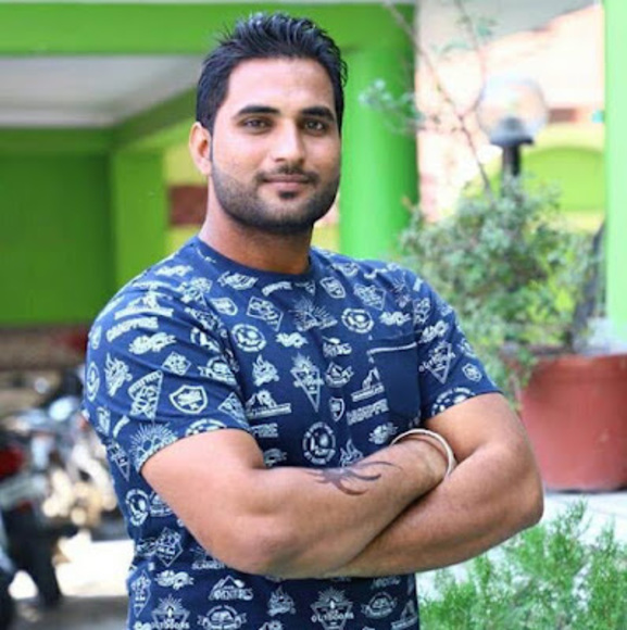 Profile Picture of Baljeet Singh (@baljeet866) on Poshmark