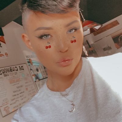 Profile Picture of Cora Varner (@CoraVarner) on Twitter