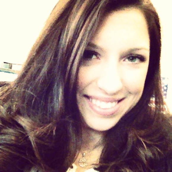 Profile Picture of Haley Armstrong (@harmstrong23) on Poshmark