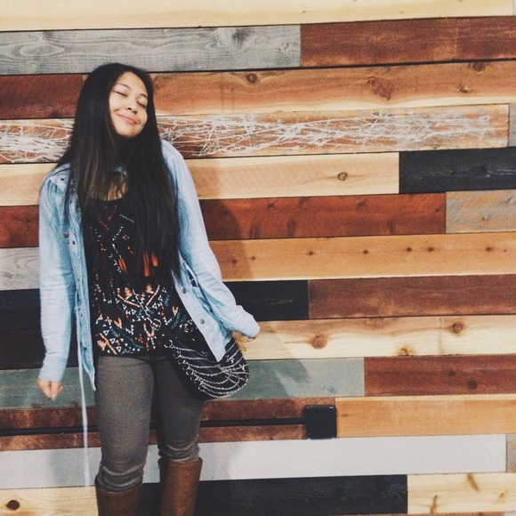 Profile Picture of Audrey Serrano (@audserrano) on Poshmark