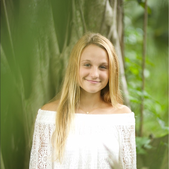 Lauren Lurgio - Poshmark Profile Picture of Lauren Lurgio (@laurenlurgio) on Poshmark