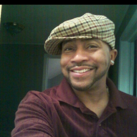 Profile Picture of Aldon Danforth (@aldon222) on Poshmark