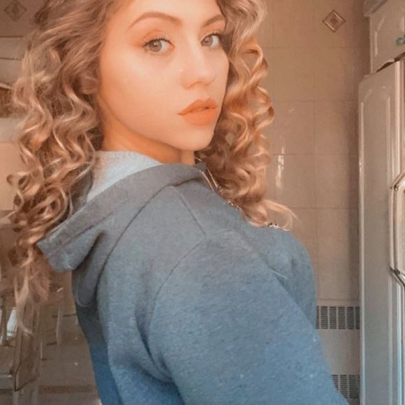 Profile Picture of Gabriella Giaccone (@ggiaccone) on Poshmark