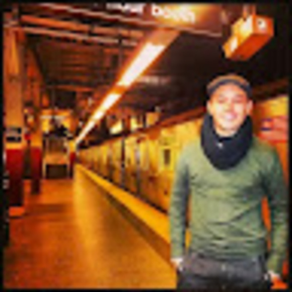 Profile Picture of David l Mariño o (@dalemaos) on Poshmark