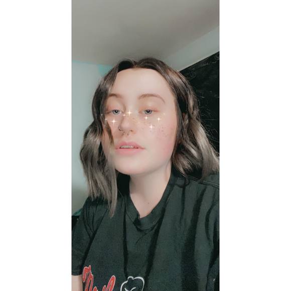 Profile Picture of Gabby Leino (@gabbyleino) on Poshmark