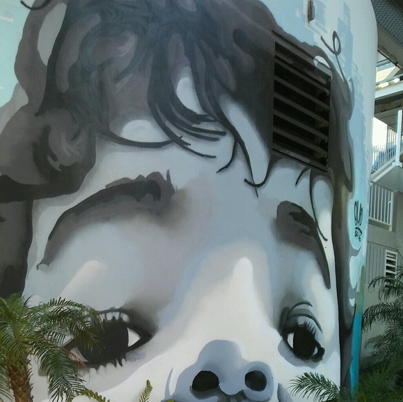 Profile Picture of Danielle Montalvo (@tiny6253) on Poshmark