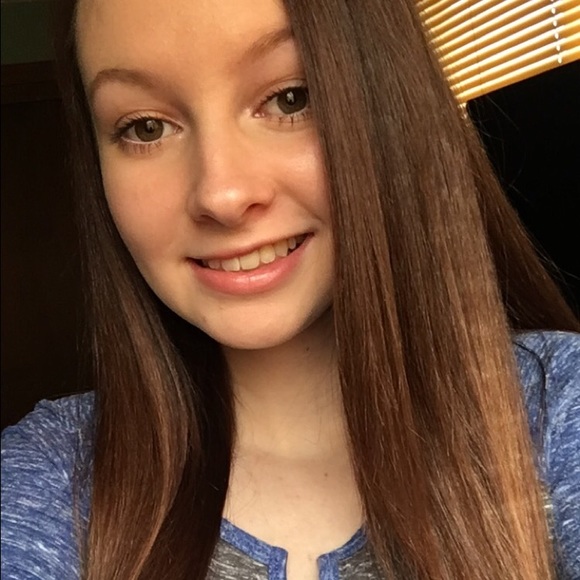 Profile Picture of Kiera Golly (@kieragolly99) on Poshmark