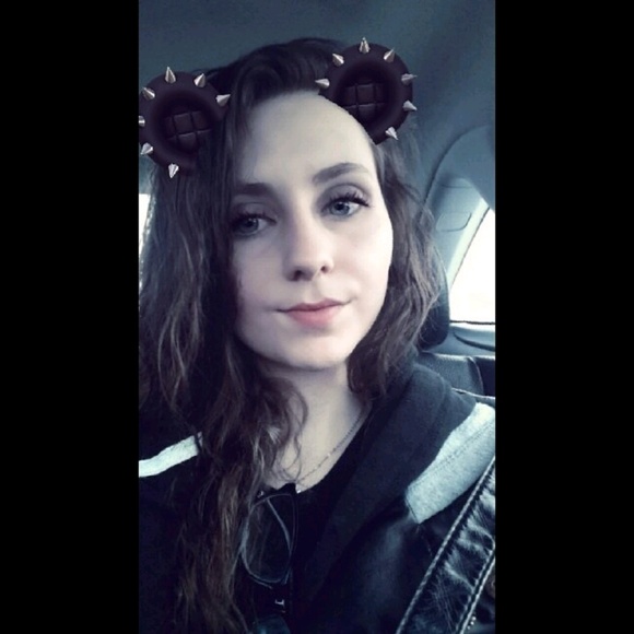 Profile Picture of Destiny Galbraith (@dezygal) on Poshmark