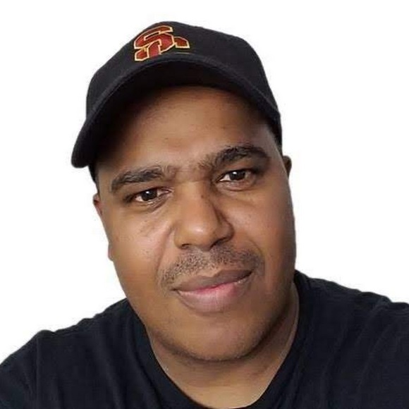 Profile Picture of Andre Foster (@afosterabr) on Poshmark