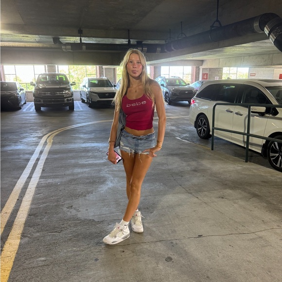 Profile Picture of Lillian Chason (@lilliann2008) on Poshmark