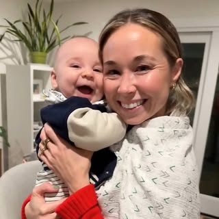 Profile Picture of Carly Wallace Schwartz (@carlywallace) on Instagram